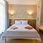 Zenoa Hotel